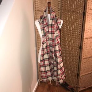 Reversible scarf, plaid and houndstooth
